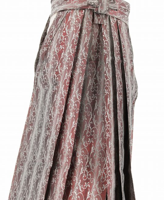 男性用袴単品レンタル(成人式・結婚式・卒業式)赤ストライプ・銀の唐草[身長170cm]No.156